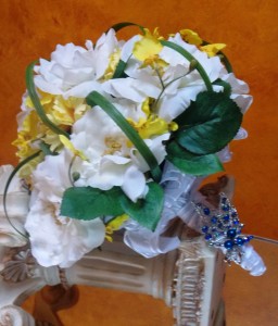WHITE ORLANE ROSE WITH YELLOW DANCING ORCHIDS, GRASS RIBBONS BOUQUET  